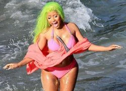 Rò rỉ thêm loạt ảnh sexy "nặng đô" của Nicki Minaj