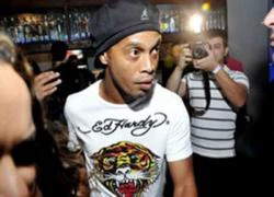 Ronaldinho đàn đúm suốt một tuần dịp sinh nhật