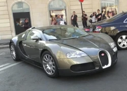 Samuel Eto&#8217;o cưỡi Bugatti Veyron