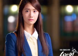 Yoona đọ sắc cùng "tình địch"