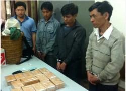 Bắt 3 kẻ vận chuyển 30 bánh heroin