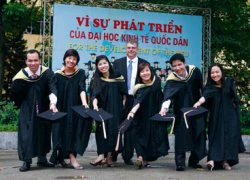 Cao học Việt Bỉ đẩy mạnh đào tạo nguồn nhân lực .