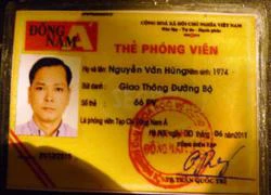 Dùng thẻ phóng viên "rởm" xin xỏ CSGT