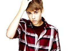 Justin Bieber cư xử với Selena như công chúa