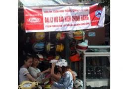 Mạo danh ban an toàn giao thông bán mũ bảo hiểm