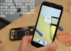 'Mổ bụng' HTC One X nguyên khối