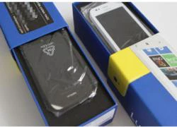 'Mở hộp' Nokia Lumia 710 chính hãng tại Việt Nam