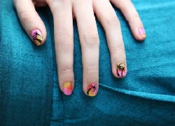 Nail mùa hè rực rỡ với hoạ tiết dừa Hawaii