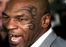 Ngồi tù, Mike Tyson vẫn làm quản giáo có bầu