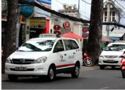 Taxi sẽ được gắn số điện thoại nóng của thanh tra