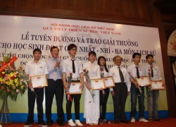 Tôn vinh những học sinh giỏi nhất môn Sử