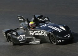 Xế đua Nissan DeltaWing đi vào chạy thử