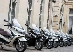 Xe ga mang phong cách touring Piaggio X10