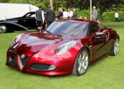 Alfa Romeo 4C tuyệt đẹp trong sắc mận chín