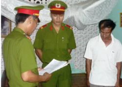 Bắt thủ kho tham ô hơn 300 triệu đồng