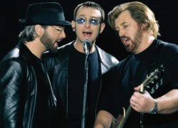 Bee Gees bất ngờ trở lại bảng xếp hạng âm nhạc