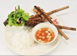 [Chế biến]-Bún chả que tre