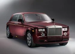 Chỗ đỗ xe đắt ngang xe Rolls Royce Phantom rồng