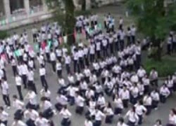 Có nên cấm học sinh nhảy Flashmob?