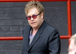 Elton John nhập viện vì viêm đường hô hấp