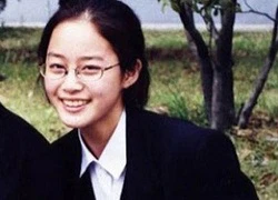 Kim Tae Hee đáng yêu với kính cận