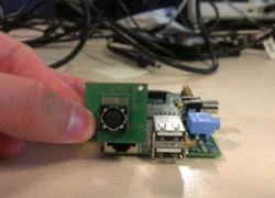 Máy tính &#8220;hạt tiêu&#8221; Raspberry Pi sẽ có thêm camera