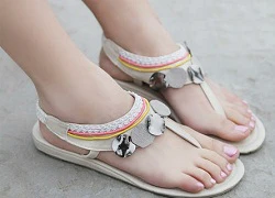 Ngày hè sôi động với sandal xỏ ngón