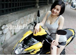 Người đẹp khỏe khoắn bên Nouvo SX 2012