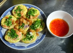 Quán bánh căn mới mở nhưng đông khách