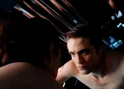 Robert Pattinson nói về cảnh nóng trong phim mới