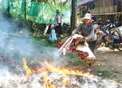 Sống trong sợ hãi ở vùng bệnh "lạ"