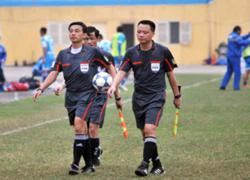 Trọng tài bẻ còi ở V-League bị treo còi