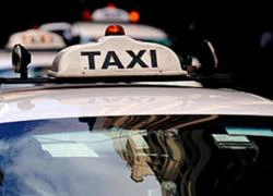 Truy bắt ba đối tượng dùng dao cướp taxi