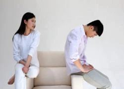 Tự dưng chồng nợ rất nhiều tiền