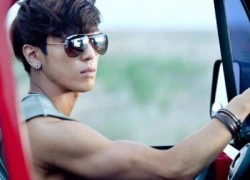 Yonghwa (CNBLUE) khoe cơ bắp cực hot