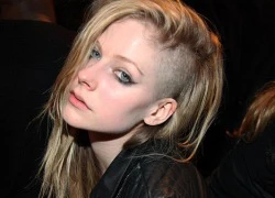 Avril Lavigne gây sốc với đầu cạo