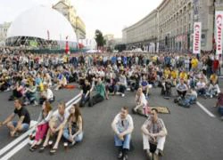 Bóng đá không chết ở Ukraine