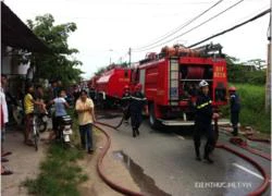 Cháy trong khu dân cư, hàng trăm người dân hoảng loạn