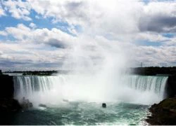 Đi 500 m trên dây qua thác Niagara