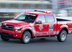 Ford F-150 FX4 phục vụ giải đua NASCAR