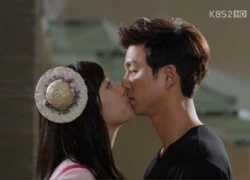 Gong Yoo bối rối vì nụ hôn của Suzy