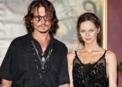 Johnny Depp chia cho bạn gái cũ 157 triệu USD