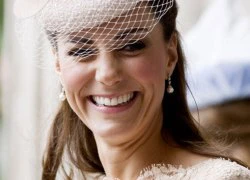 Kate Middleton đeo hoa tai kim cương&#8230; giả