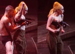 Lady Gaga diện bra hình khẩu súng lên sân khấu