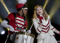 Madonna đi tour với đội ngũ hậu cần "khổng lồ"