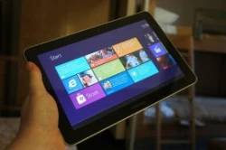 Microsoft tự phát triển tablet riêng đối đầu với iPad