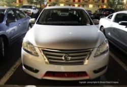 Nissan Sentra 2013 bất ngờ lộ ảnh &#8220;khỏa thân&#8221;