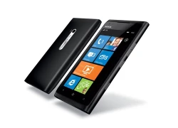 Nokia Lumia 900 giá 12,5 triệu đồng tại Việt Nam