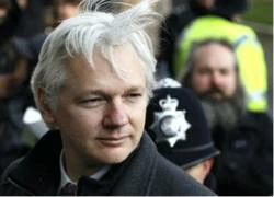 Ông chủ WikiLeaks "giả điếc" với cảnh sát Anh