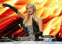 Paris Hilton bị mỉa mai khi trổ tài làm DJ